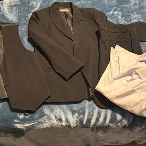 Boys 4 piece suit size 10